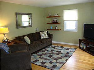 3rd image of 530 Windermere Blvd