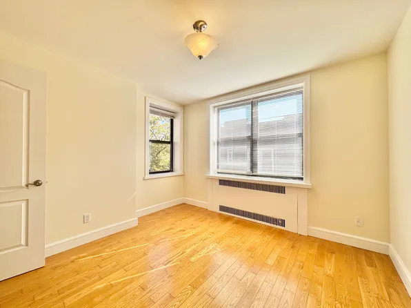 36-40 Bowne Street image 14 of 21