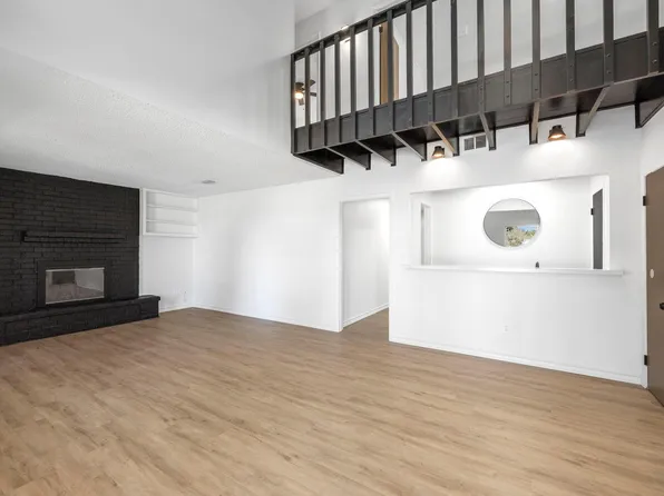 835 Clubside Dr, East Bernard, TX 77435