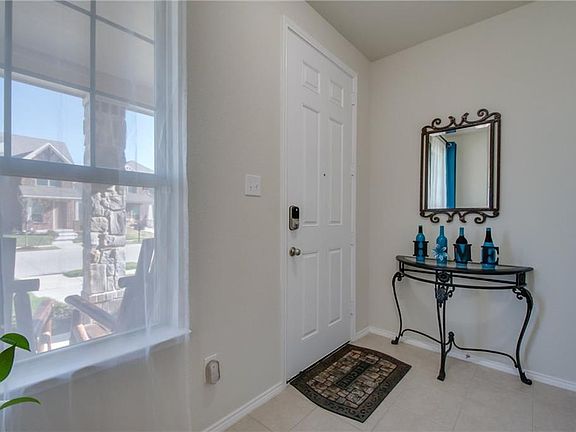 3rd image of 1004 Holly Anne Ln