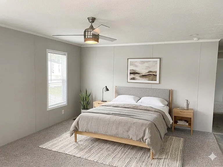 Hillview — Photo 32