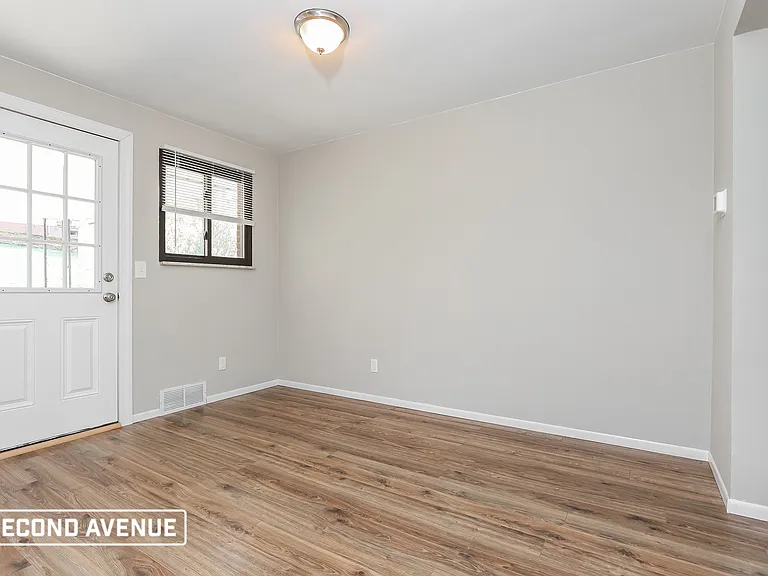 138 College Park Dr — Photo 3