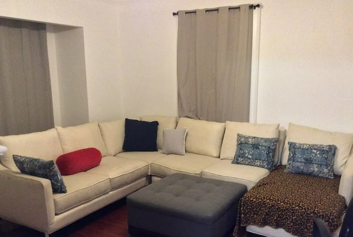 8 bed, 2150 sqft, $10,000 — Photo 2