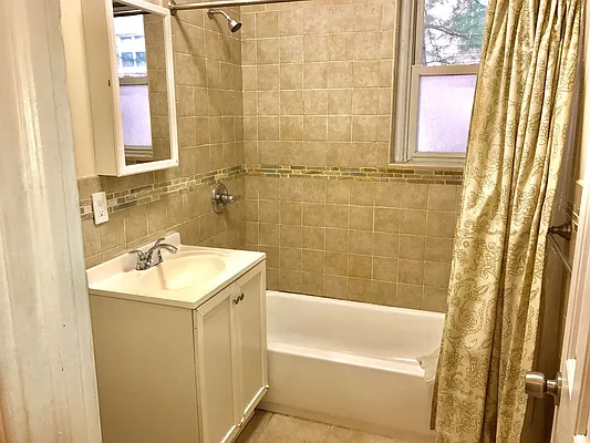 Sold by Nest Seekers International | media 12