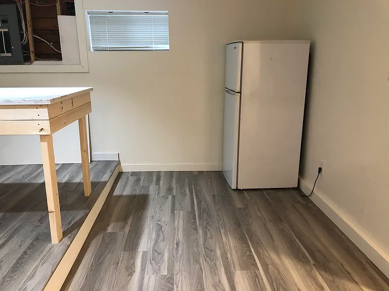4136 Gilpin Cres #1 — Photo 3