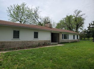 1749 SE 45th St, Topeka, KS 66609
