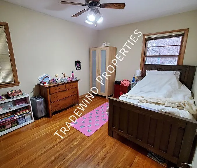 2488 Chatsworth St N — Photo 8