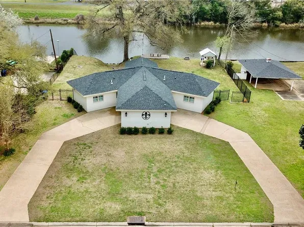 705 Parkway Dr, Natchitoches, LA 71457