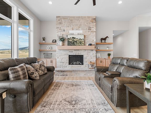 3rd image of 445 E Andrew Dr #203