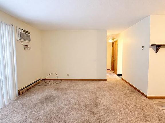 5th image of 1810 National Road B2 106