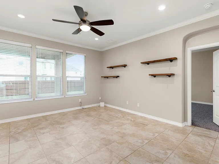 2073 Oxbow Cir — Photo 17