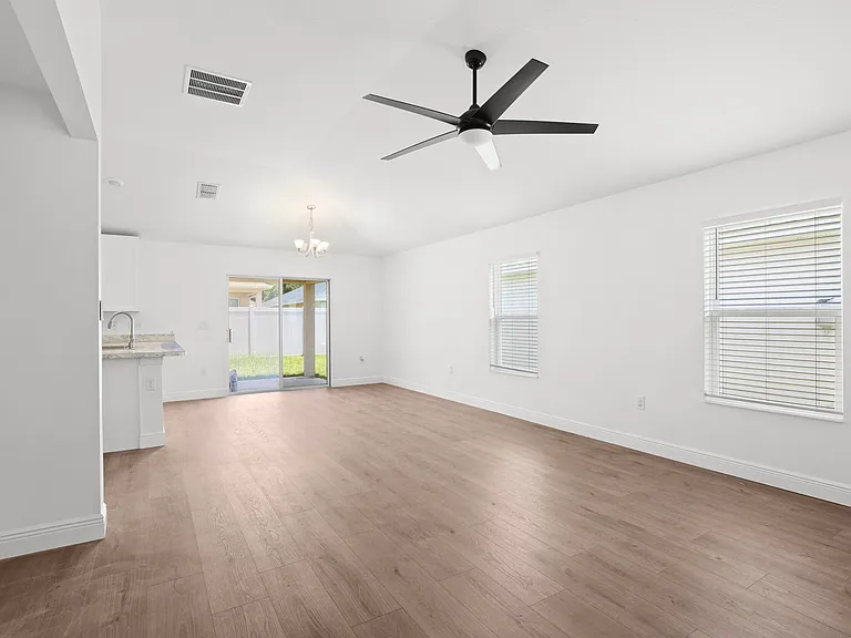 5870 NW Pine Trail Cir — Photo 8