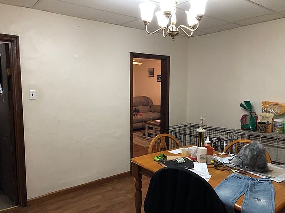 4th image of 327 Mansur St