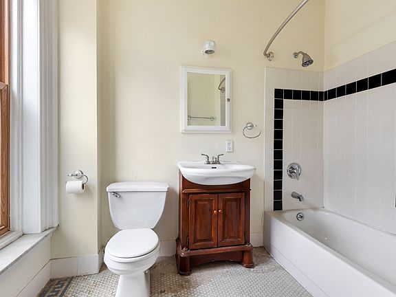 5th image of 572 Washington Ave #2