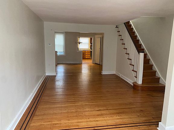 4th image of 4027 Howland St