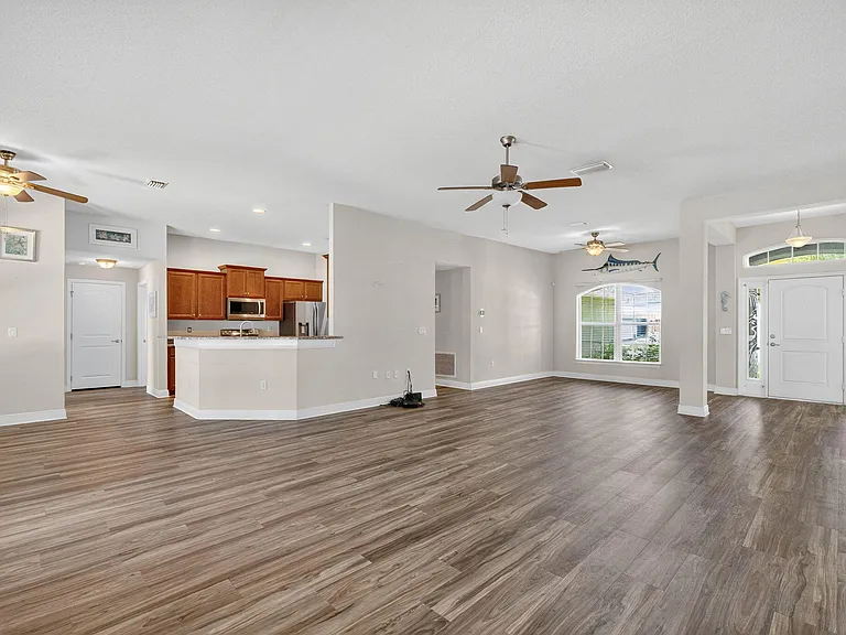5547 NW Cordrey St — Photo 11