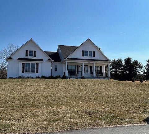2nd image of 2201 Bear Run Rd