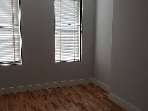 2nd image of 2031 Palmetto St
