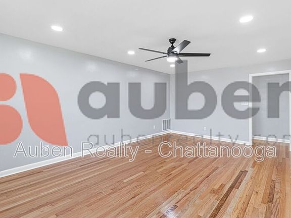 4th image of 4430 Lilac Ln