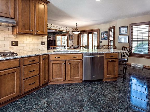4th image of 5178 Annendale Dr