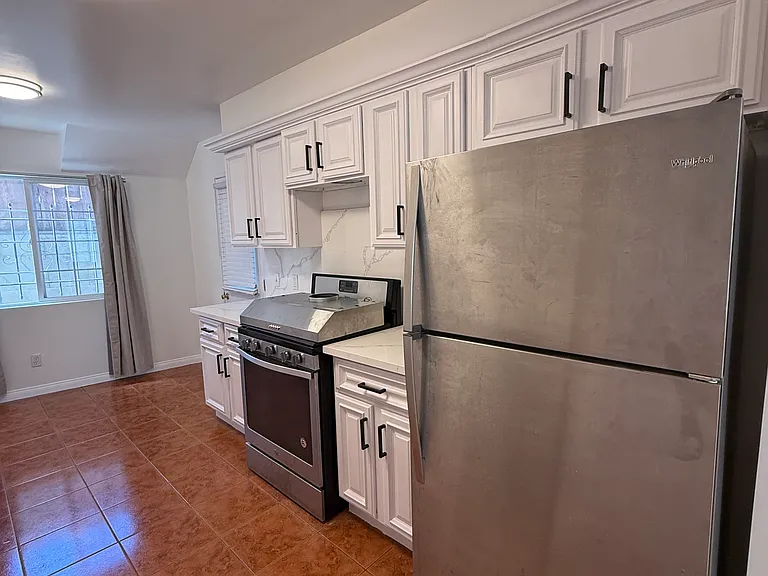 2446 S Centinela Ave — Photo 12