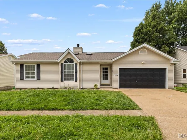 1892 Kingsford Dr, Florissant, MO 63031