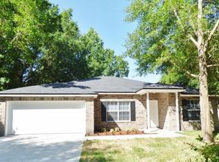 2304 Cedar Shores Cir, Jacksonville, FL 32210