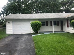11 Newtown Ln, Willingboro, NJ 08046