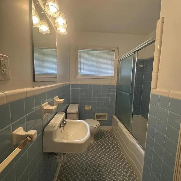 1103 W College St — Photo 12