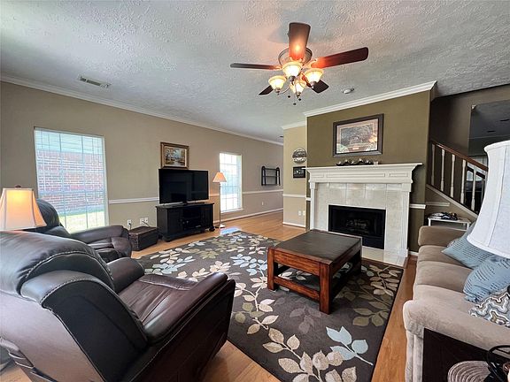 4th image of 1371 El Camino Village Dr
