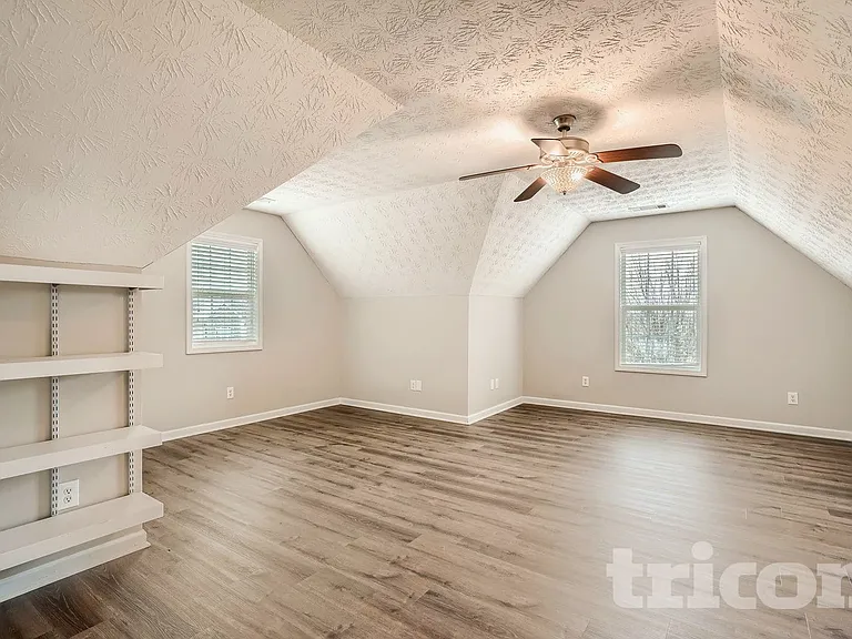 80 Maple Trce — Photo 8