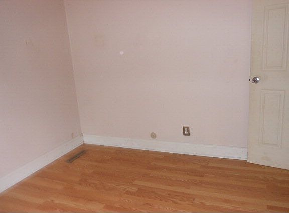 5th image of 305 Shirley Dr #199