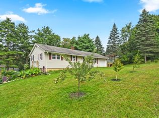 19 Skyview Dr, Pittsfield, MA 01201