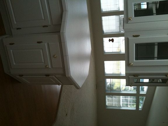 4th image of 1112 Mt Villa St
