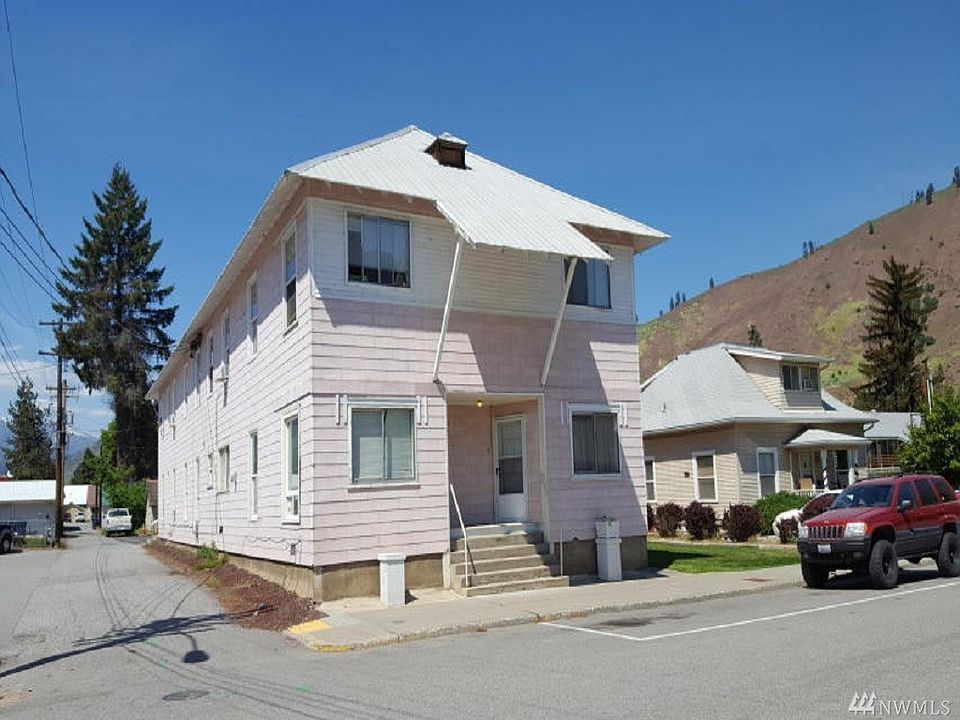 1st image of 305 Woodring St #1/2