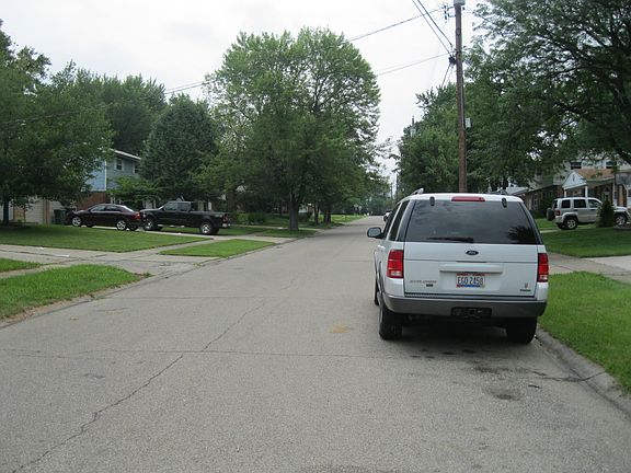 3rd image of 2627 Tiverton Ln