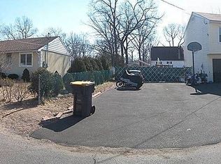 88 Appleby Ave, Old Bridge, NJ 08857