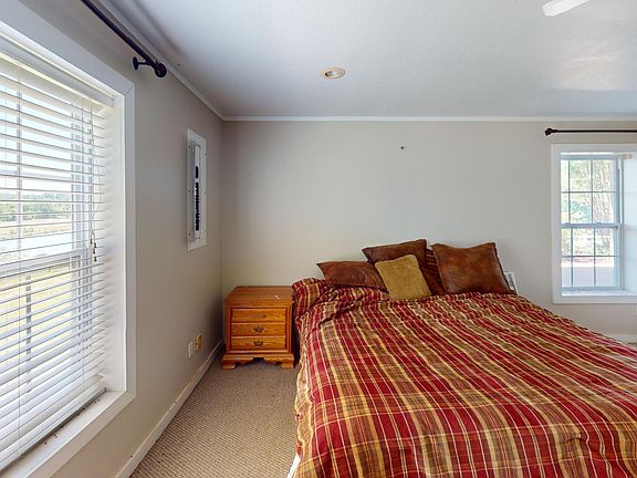 35th image of 1532 Jackson Hill Rd