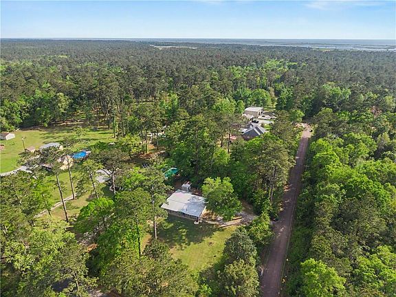 4th image of 26084 Pichon Rd