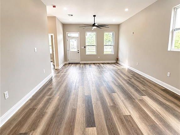 4th image of 79 W Chalmette Cir