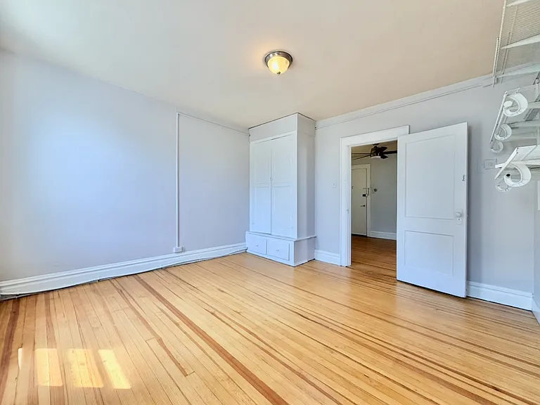 409 Monmouth St #3 — Photo 13
