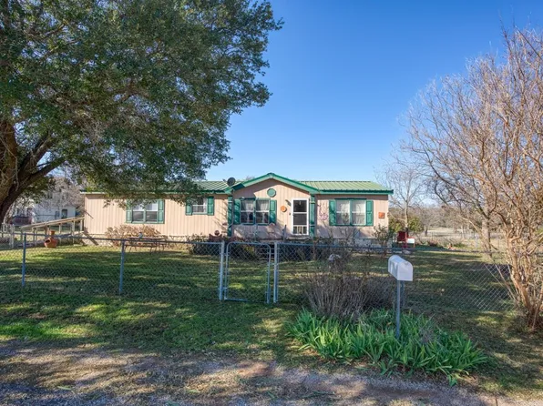 111 Legions Loop, Kingsland, TX 78639