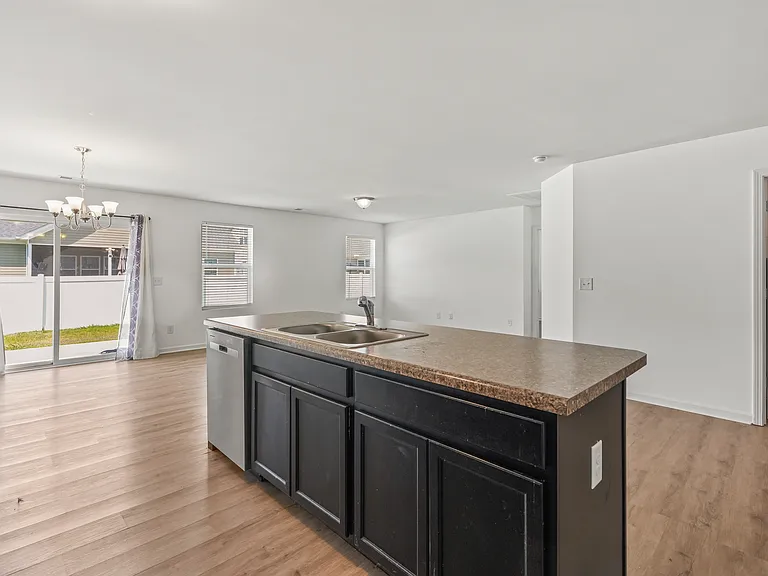 1789 Sapphire Dr — Photo 31