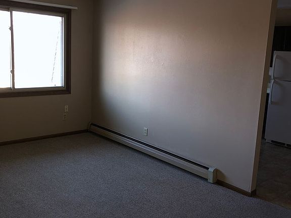 5th image of 216 12th St NE APT 303