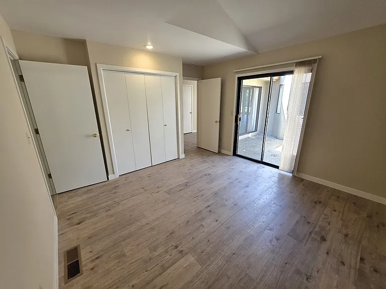 2406 Central Park Dr — Photo 17