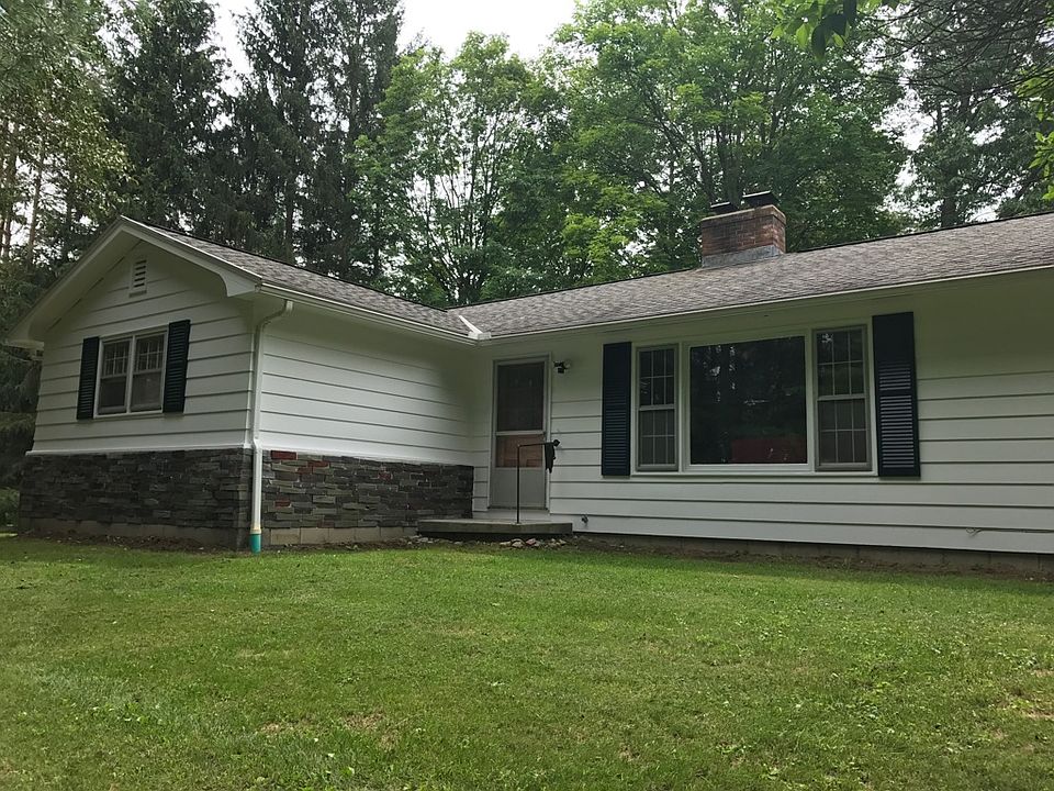 2nd image of 504 Walloomsac Rd