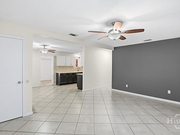 4th image of 3308 Helen Street