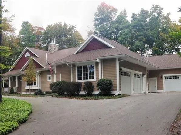 3272 Greenbriar, Harbor Springs, MI 49740