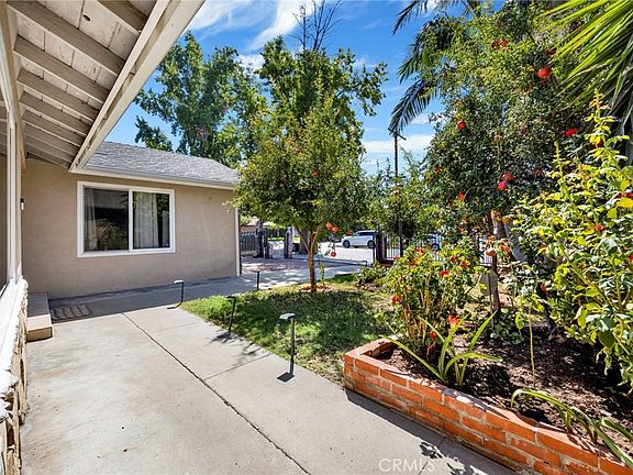 4th image of 21049 Community St