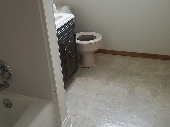 3rd image of 818 Grant St